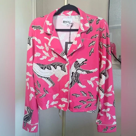 NWT - Noli Pink and White Cheetah Print Collared Button-Up Shirt - Size M - Picture 2 of 14